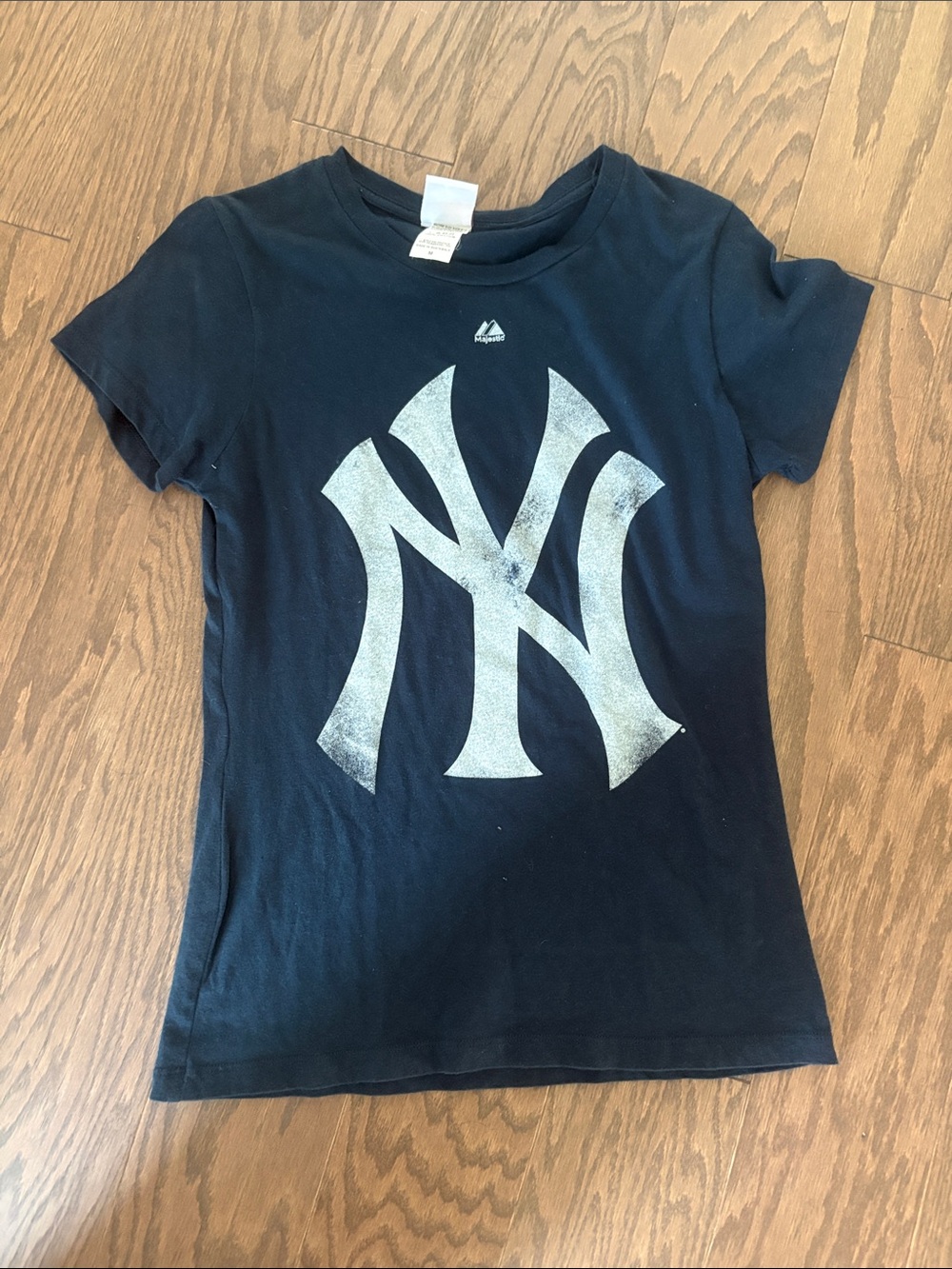 Majestic Navy Women’s New York Yankees Logo Tee